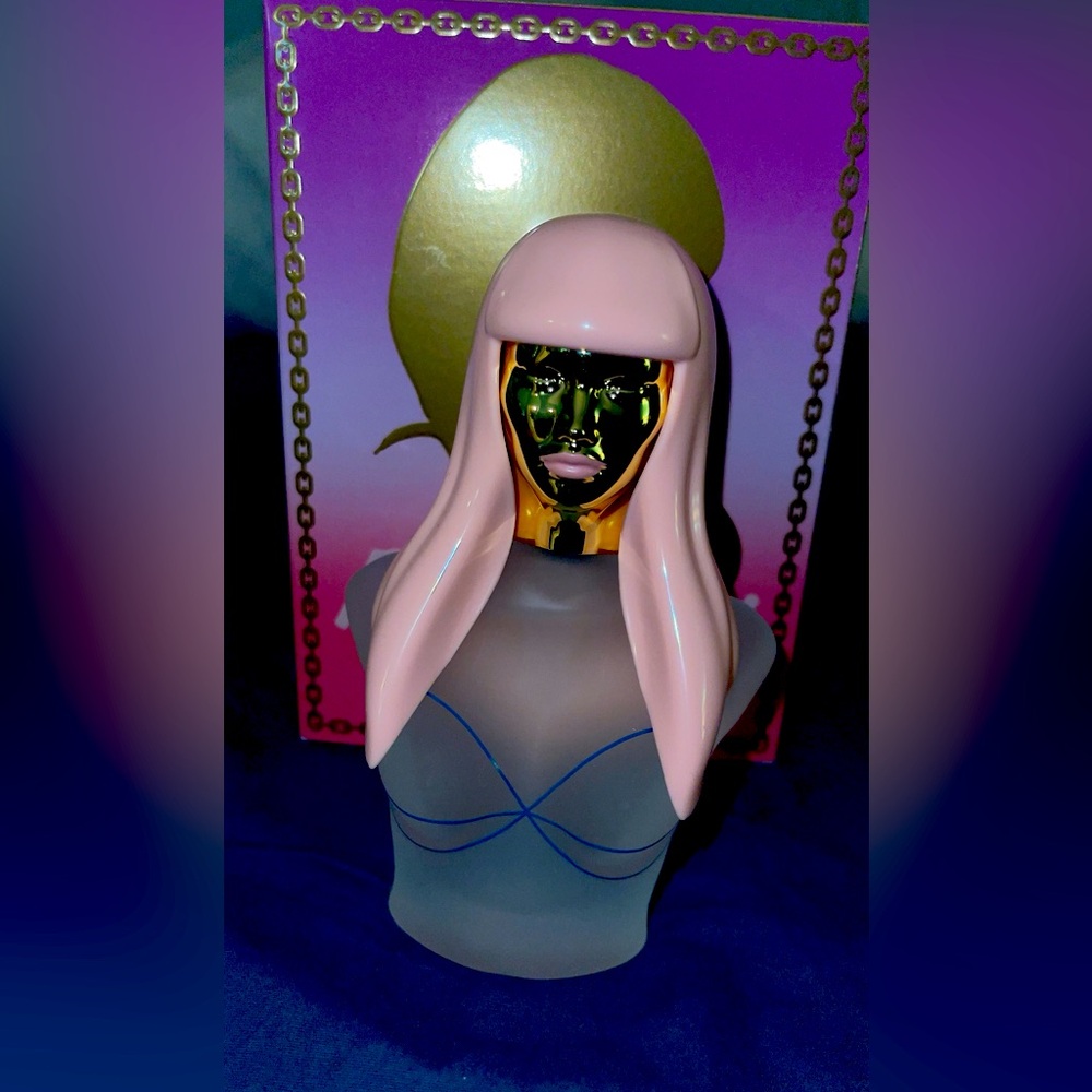 NICKI MINAJ PINK FRIDAY